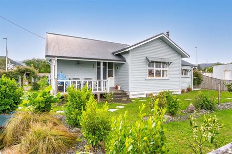 Photo of property in 12 Daniell Street, Featherston, 5710