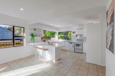 Photo of property in 16 Huia Street, Waikanae, 5036