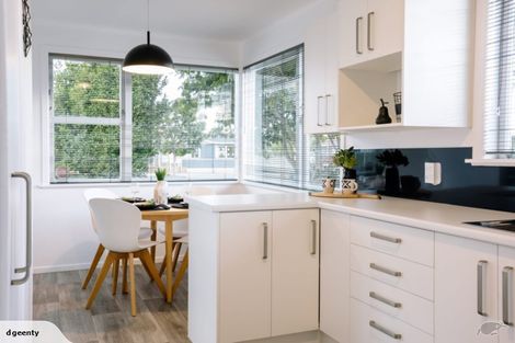 Photo of property in 79 Collins Road, Melville, Hamilton, 3206