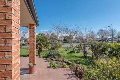 Photo of property in 2 Harrys Way, Redwood, Christchurch, 8051