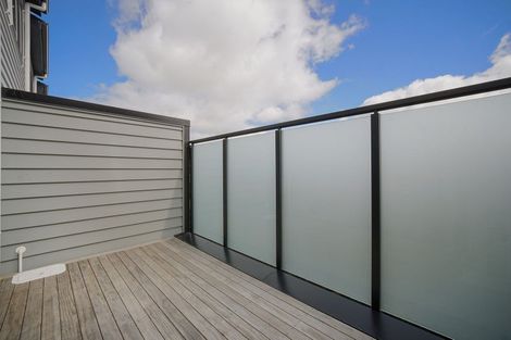 Photo of property in 2d Taratoa Street, Point England, Auckland, 1072