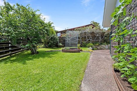 Photo of property in 71 Merriefield Avenue, Forrest Hill, Auckland, 0620