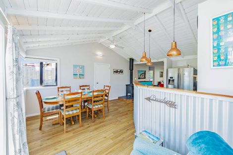 Photo of property in 26 Rotten Row, Waikuku Beach, 7473