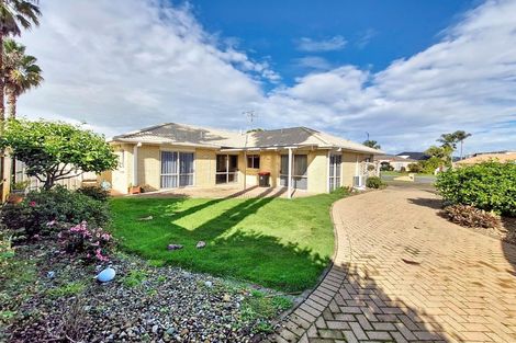 Photo of property in 69 Gravatt Road, Papamoa Beach, Papamoa, 3118