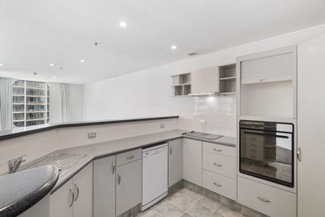 Photo of property in Oceanside Tower 1, 5/2d Marine Parade, Mount Maunganui, 3116