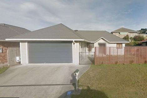 Photo of property in 12 Mcewen Crescent, Riverstone Terraces, Upper Hutt, 5018