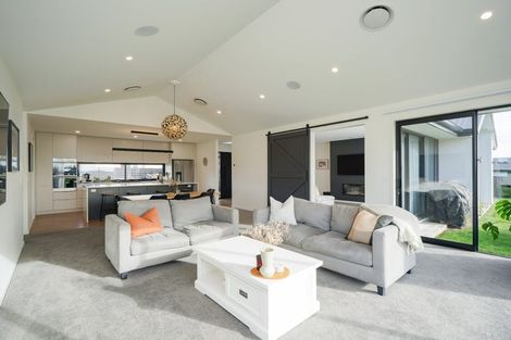 Photo of property in 6 Chatham Rise, Seaward Bush, Invercargill, 9812