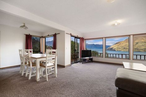 Photo of property in 68 Wynyard Crescent, Fernhill, Queenstown, 9300