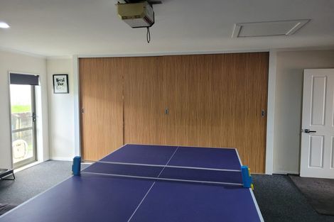 Photo of property in 17 Fleetwood Drive, Henderson, Auckland, 0612