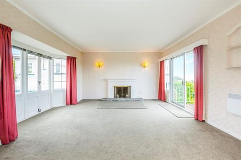 Photo of property in 39 Mellons Bay Road, Mellons Bay, Auckland, 2014