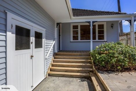 Photo of property in 1/49 Ranui Terrace, Tawa, Wellington, 5028