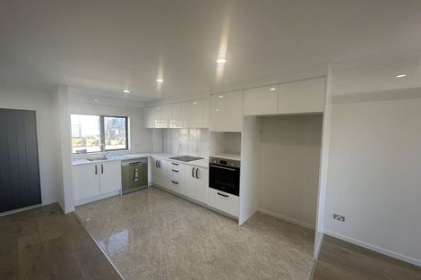 Photo of property in 23 Dotterel Place, Westgate, Auckland, 0614