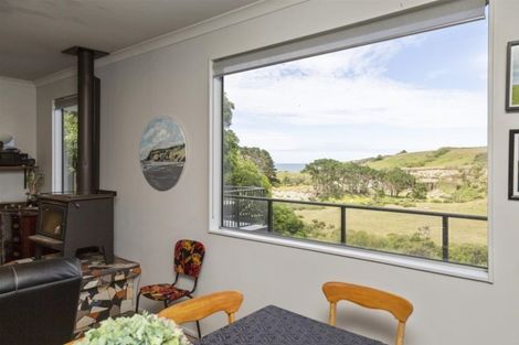 Photo of property in 48 Kawei Road, Ohawe, Hawera, 4671