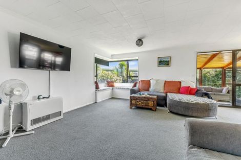 Photo of property in 10 Tawari Street, Inglewood, 4330