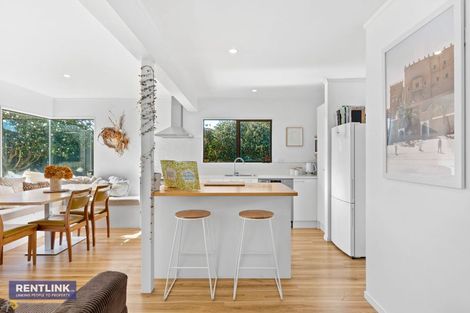 Photo of property in 19 Checketts Place, Papamoa Beach, Papamoa, 3118