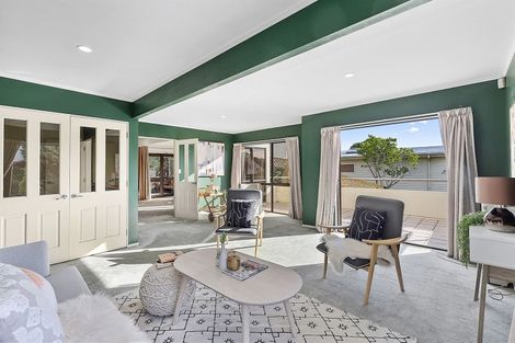 Photo of property in 16a Mana View Road, Paremata, Porirua, 5026