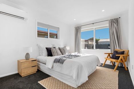 Photo of property in 2/320 Memorial Avenue, Burnside, Christchurch, 8053