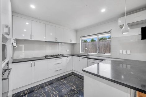 Photo of property in 3b Wanaka Place, Pakuranga Heights, Auckland, 2010
