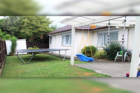 Photo of property in 2 Cambrian Crescent, Flat Bush, Auckland, 2016