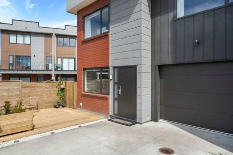 Photo of property in 40 Bordeaux Parade, Te Atatu South, Auckland, 0610