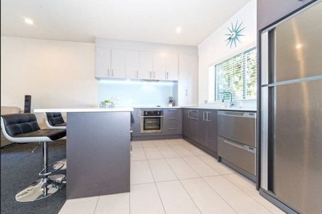 Photo of property in 5 Albizia Avenue, Henderson, Auckland, 0612