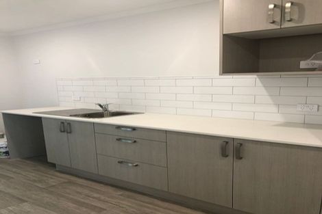 Photo of property in 2/7 Tulloch Place, Conifer Grove, Takanini, 2112