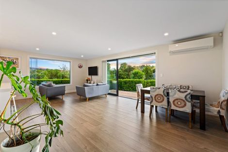 Photo of property in 13 Vogwill Road, Kumeu, 0810