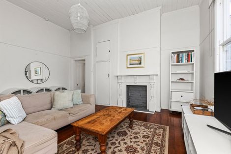 Photo of property in 95 Wellesley Road, Napier South, Napier, 4110