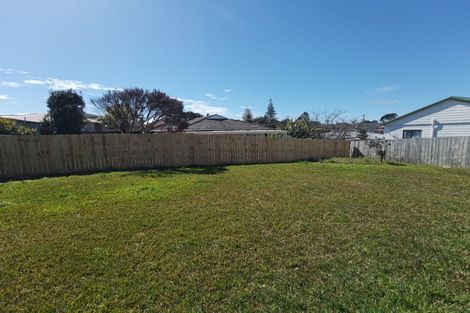 Photo of property in 51 Archibald Road, Kelston, Auckland, 0602