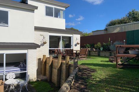 Photo of property in 1/17 Kells Place, Botany Downs, Auckland, 2010