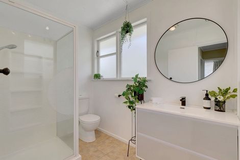 Photo of property in 70 Champion Street, Cannons Creek, Porirua, 5024