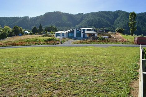 Photo of property in 2 Honoiti Ranapiri Place, Manakau, Levin, 5573