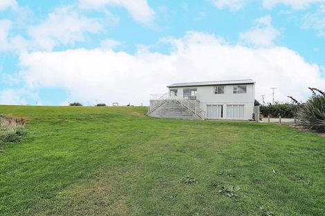 Photo of property in 491 Waikawa-curio Bay Road, Curio Bay, Tokanui, 9884