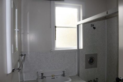 Photo of property in 3 Allardice Street, Dannevirke, 4930