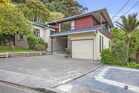 Photo of property in 18 Woodvale Grove, Fairfield, Lower Hutt, 5011