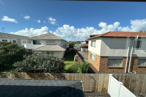 Photo of property in 216 Bucklands Road, Bucklands Beach, Auckland, 2012