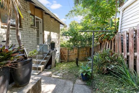 Photo of property in 1/7 Newstead Avenue, Browns Bay, Auckland, 0632