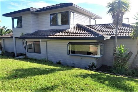Photo of property in 19 Mandeville Place, Unsworth Heights, Auckland, 0632