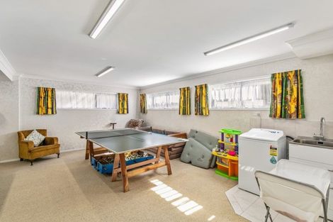 Photo of property in 10 Cyclades Place, Shelly Park, Auckland, 2014