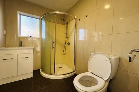 Photo of property in 15 Lyford Crescent, Sunnynook, Auckland, 0620