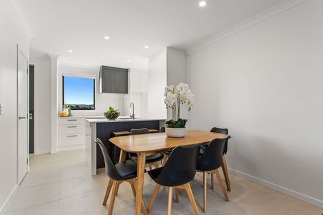 Photo of property in 10 Park Green Avenue, Rosehill, Papakura, 2113