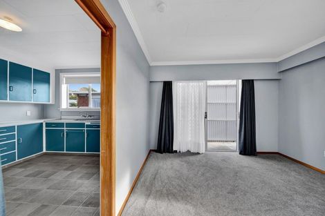 Photo of property in 303b Devon Street West, New Plymouth, 4310
