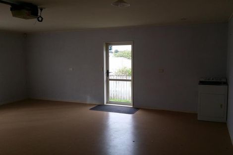 Photo of property in 20 Ashmere Lane, Weymouth, Auckland, 2103