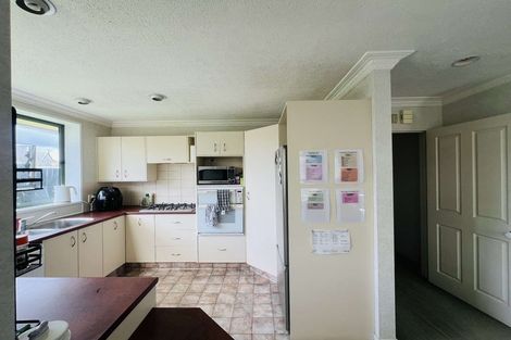 Photo of property in 30 Caroline Crescent, Highbury, Palmerston North, 4412