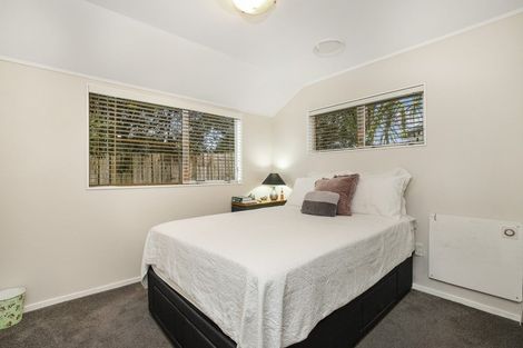 Photo of property in 10 Greta Place, Stanmore Bay, Whangaparaoa, 0932