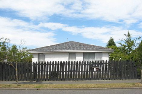 Photo of property in 92a Royal Park Drive, Parklands, Christchurch, 8083