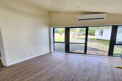 Photo of property in 32 Heathdale Crescent, Papakura, 2110