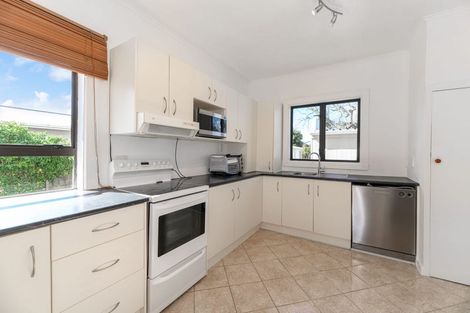 Photo of property in 1/18 Northcote Road, Takapuna, Auckland, 0622