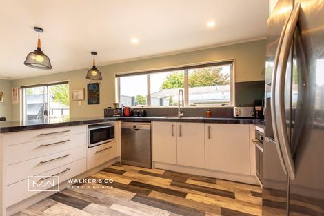 Photo of property in 1 Roband Crescent, Brown Owl, Upper Hutt, 5018