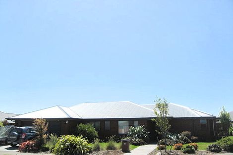 Photo of property in 21 Harrys Way, Redwood, Christchurch, 8051